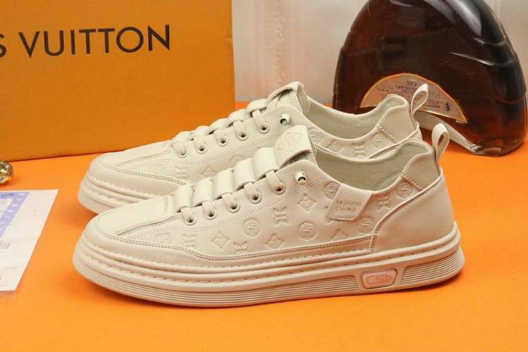 Picture of Louis Vuitton Shoes _SKULVsz38-43mnf101315464